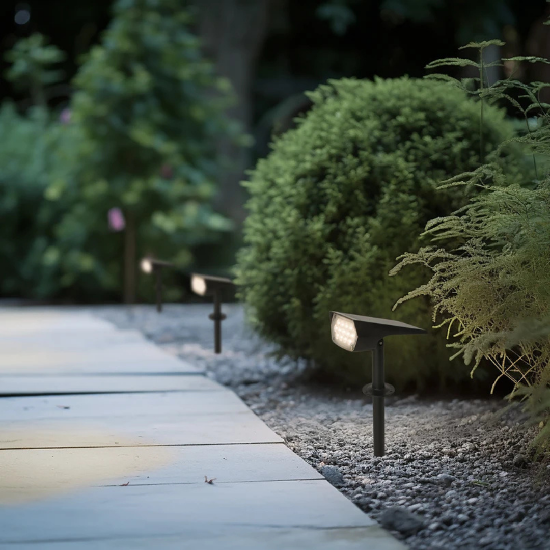 SOLARIFY Solar Garden Spotlight – Adjustable LED Outdoor Floodlight IP65 Waterproof 150° Beam 3 Brightness Modes