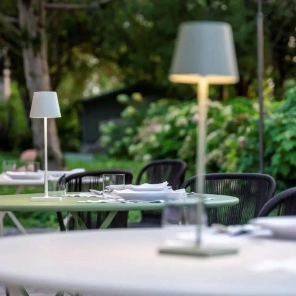 AMBIENTIFY Mesa Rechargeable LED Table Lamp – 1200lm 12h Battery IP54 Touch Dim 2000–6000K Aluminium Outdoor Indoor