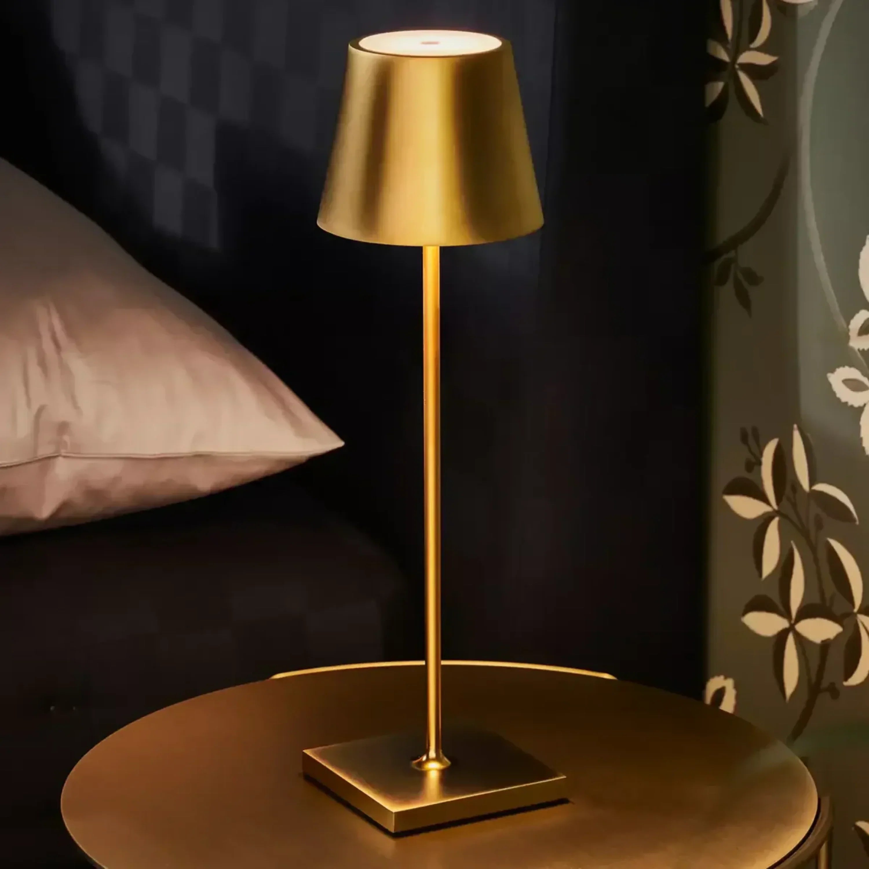 AMBIENTIFY Mesa Rechargeable LED Table Lamp – 1200lm 12h Battery IP54 Touch Dim 2000–6000K Aluminium Outdoor Indoor