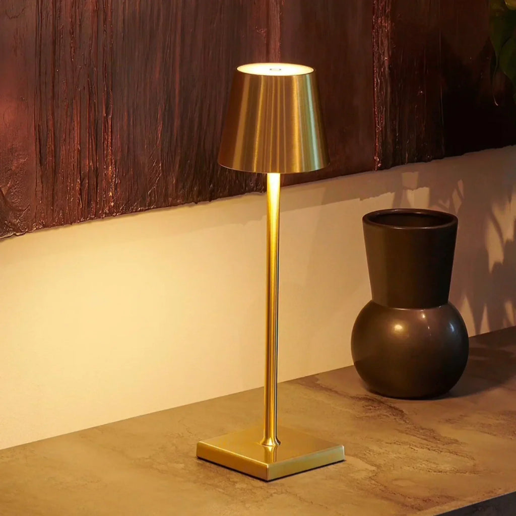 AMBIENTIFY Mesa Rechargeable LED Table Lamp – 1200lm 12h Battery IP54 Touch Dim 2000–6000K Aluminium Outdoor Indoor