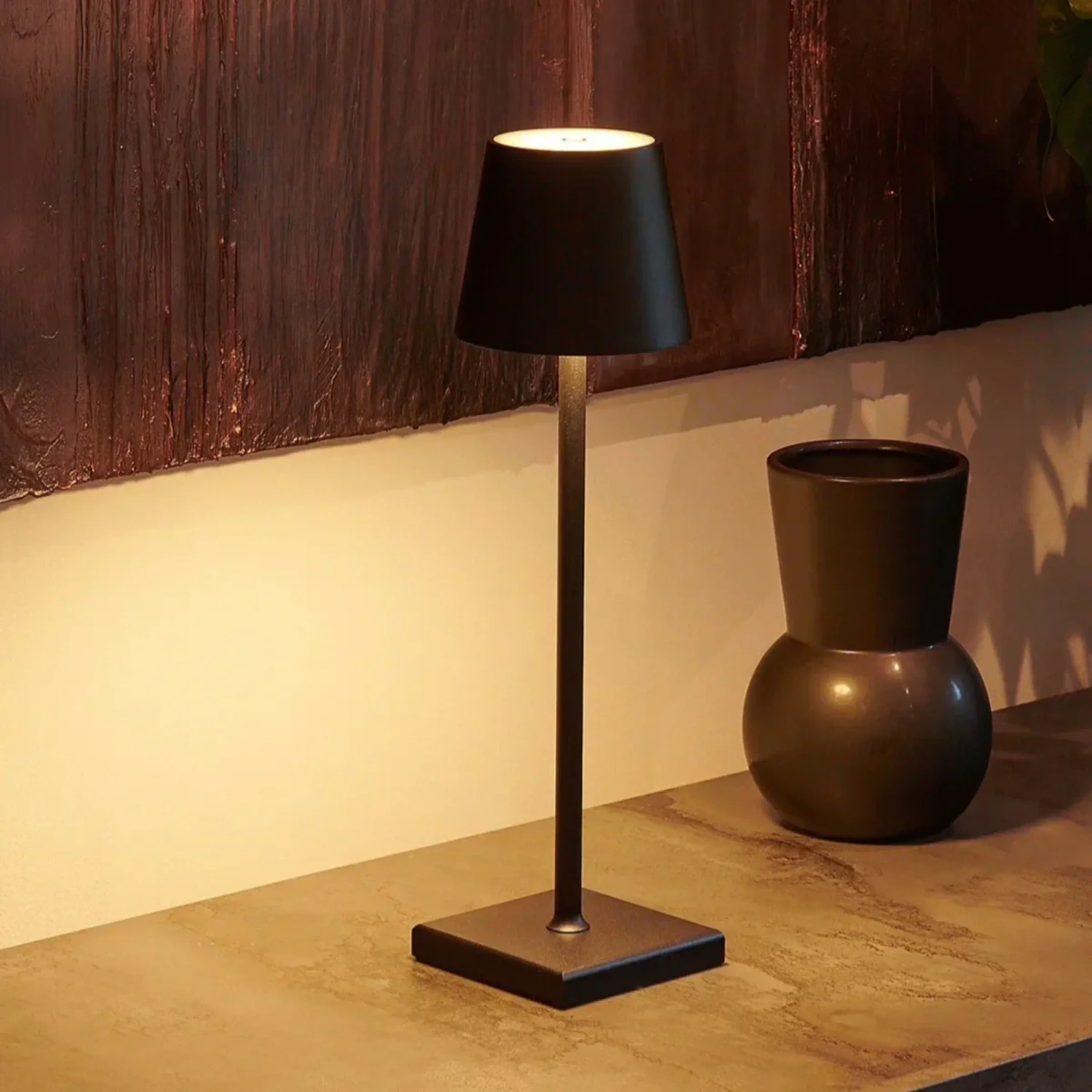 AMBIENTIFY Mesa Rechargeable LED Table Lamp – 1200lm 12h Battery IP54 Touch Dim 2000–6000K Aluminium Outdoor Indoor