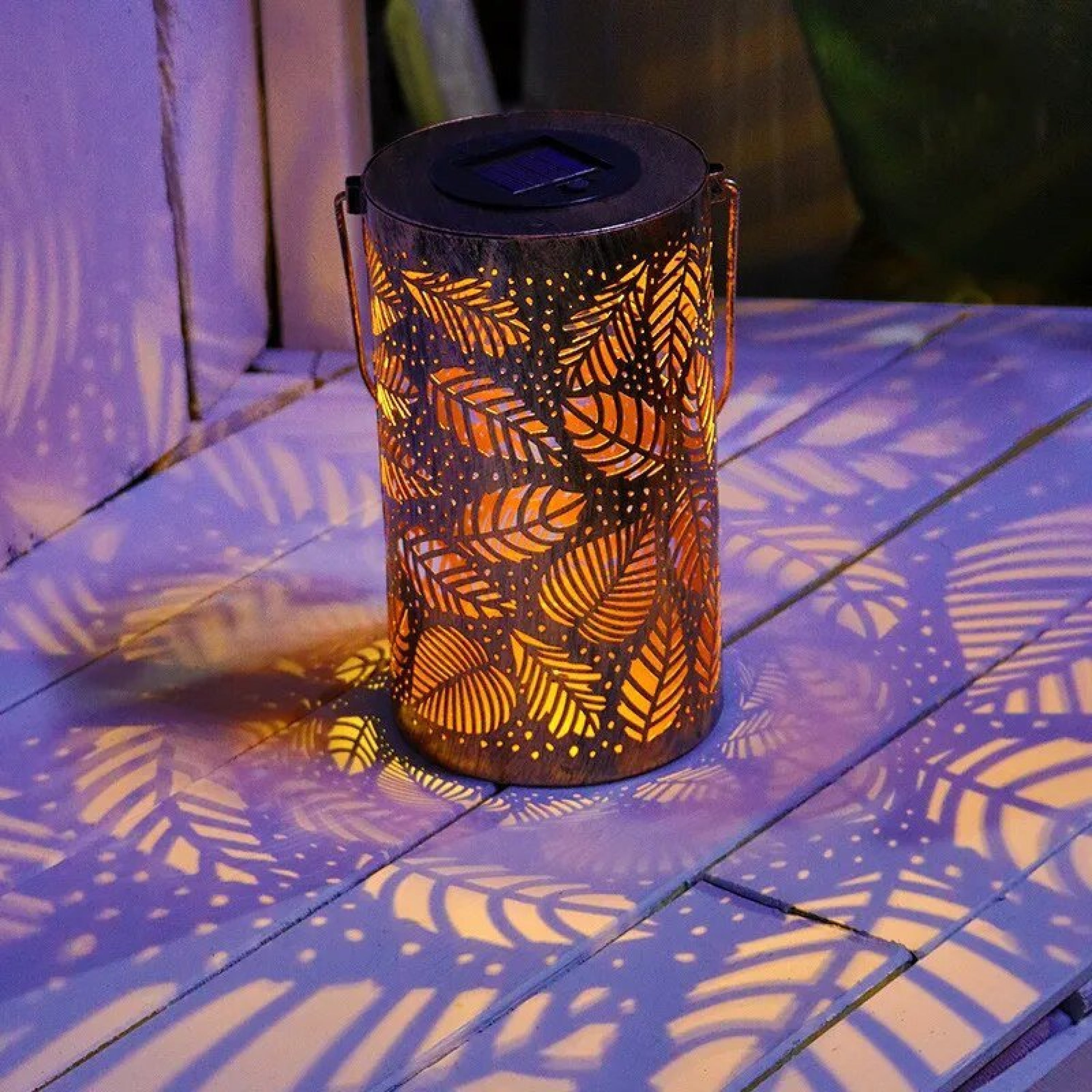 SOLARIFY Solar Leaf Garden Light – Decorative Outdoor LED Solar Stake Lamp Waterproof Floral Design