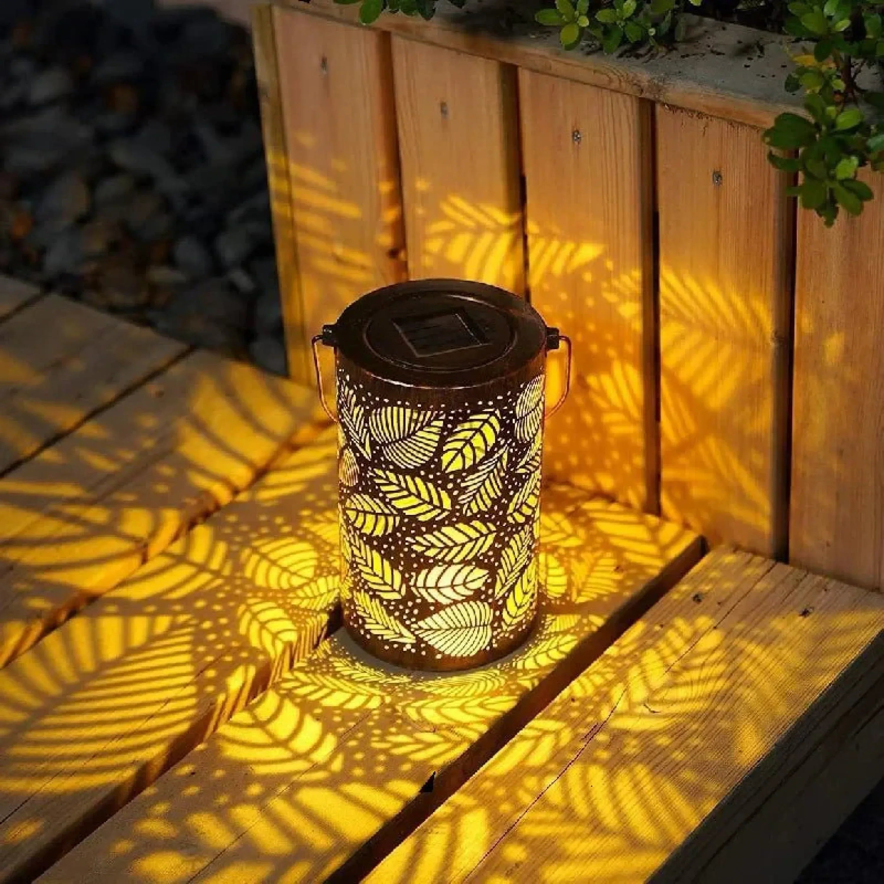 SOLARIFY Solar Leaf Garden Light – Decorative Outdoor LED Solar Stake Lamp Waterproof Floral Design
