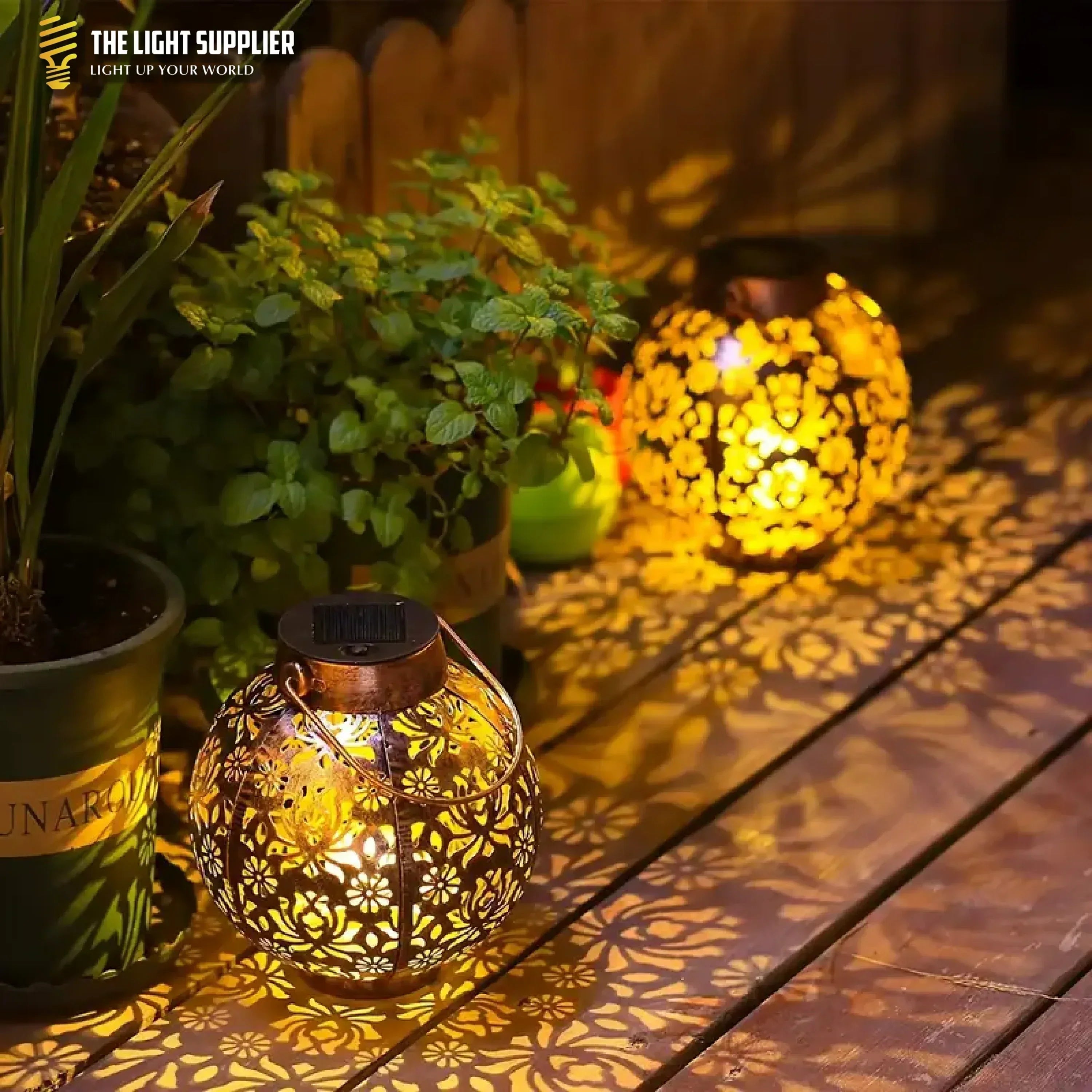 SOLARIFY Luna Retro Solar Garden Lantern – Hanging Outdoor Metal LED Light Waterproof Vintage Atmosphere Lamp